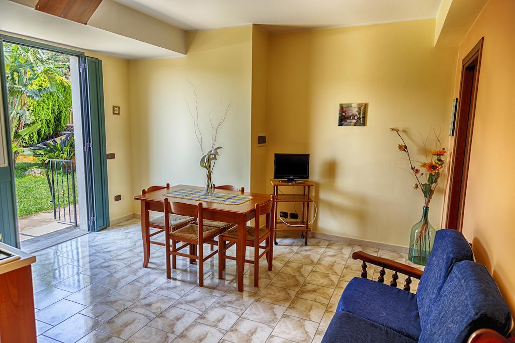 Casa Vacanze Alcantara Gaggi Cameră foto